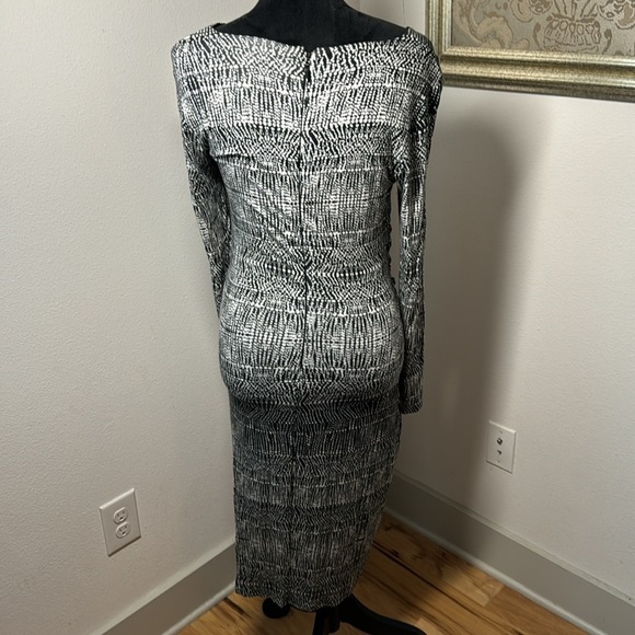 BEBE black white print ruched draped crossed bottom dress Sz M - Picture 5 of 8